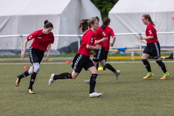 Bild 29 - B-Juniorinnen Pokalfinale SV Henstedt Ulzburg - SG Holstein Sued : 2:0